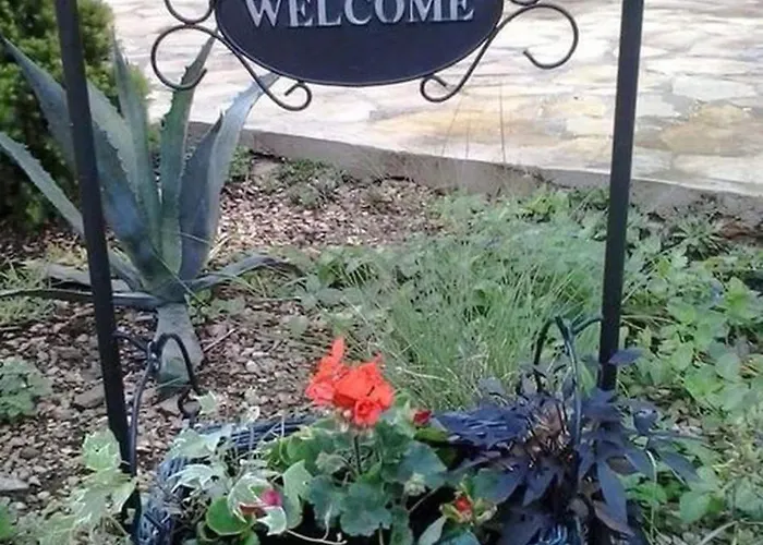 Trbi - One Bedroom - Nina * غورني كارين